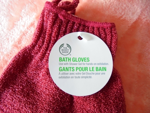 Festive bath gloves